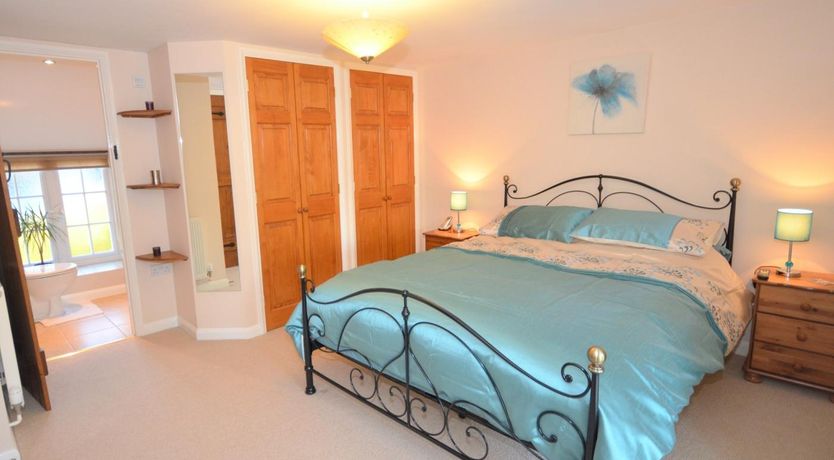 Photo of 3 Bed in Chard