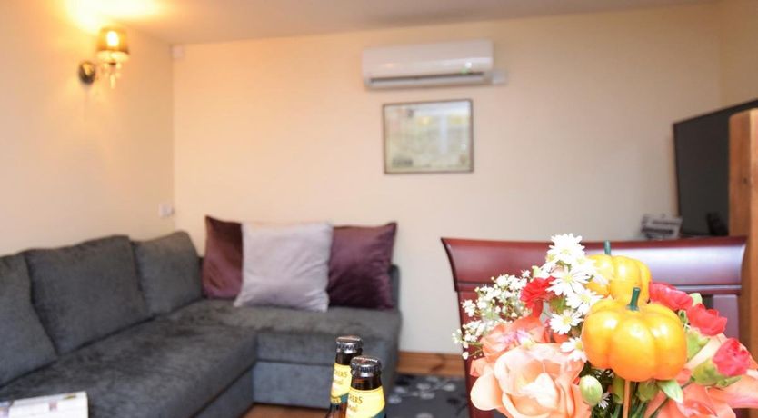 Photo of 1 Bed in Highbridge