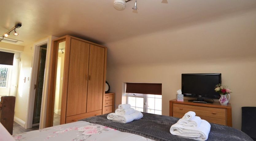 Photo of 1 Bed in Highbridge