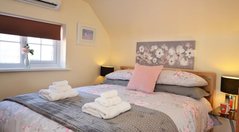 Photo of 1 Bed in Highbridge