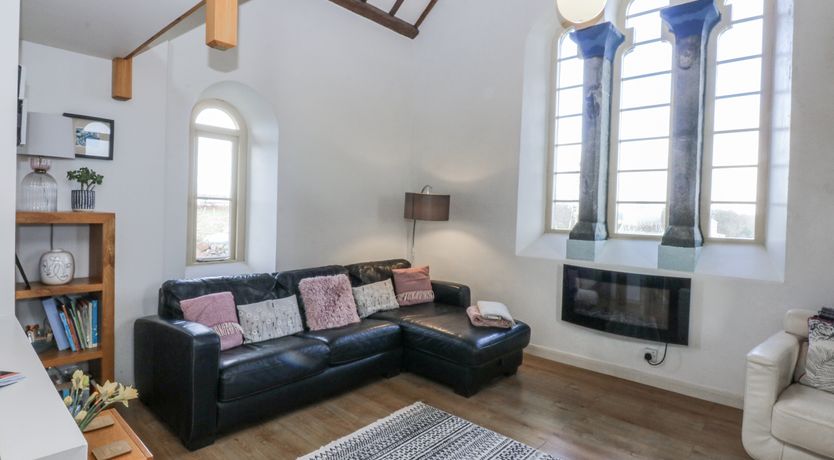 Photo of Eglwys St Cynfil