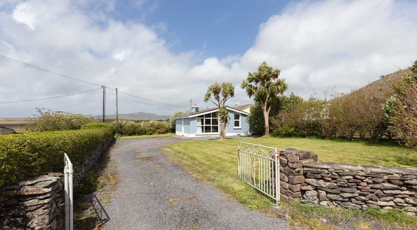 Photo of The Sleepy Shell - AVAILABLE SUMMER DATES