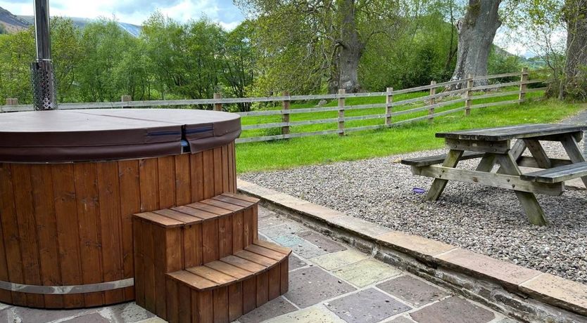 Photo of 3 Bed in Cwmdu