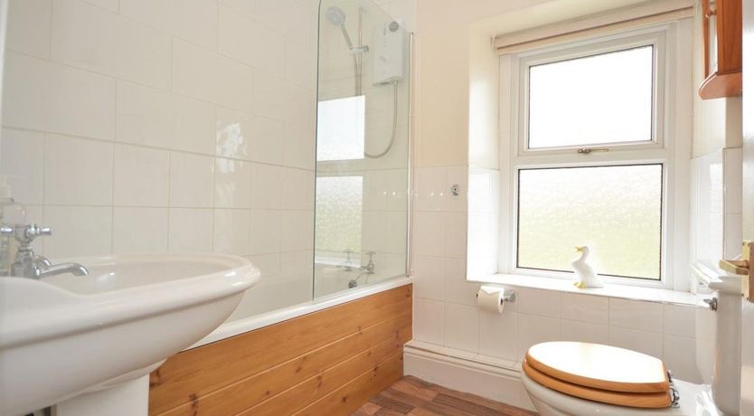 Photo of 4 Bed in Cwmdu