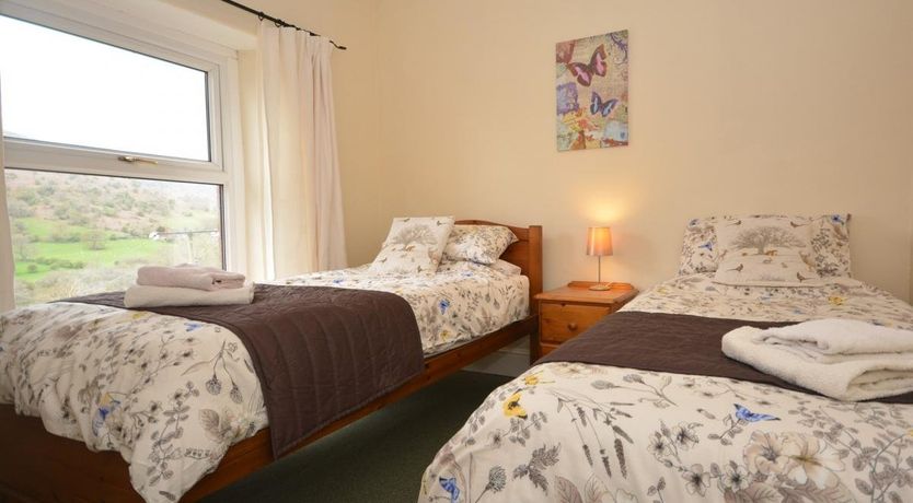 Photo of 4 Bed in Cwmdu