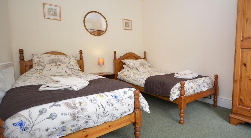 Photo of 4 Bed in Cwmdu