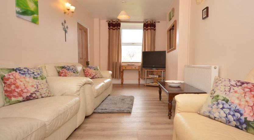 Photo of 4 Bed in Cwmdu