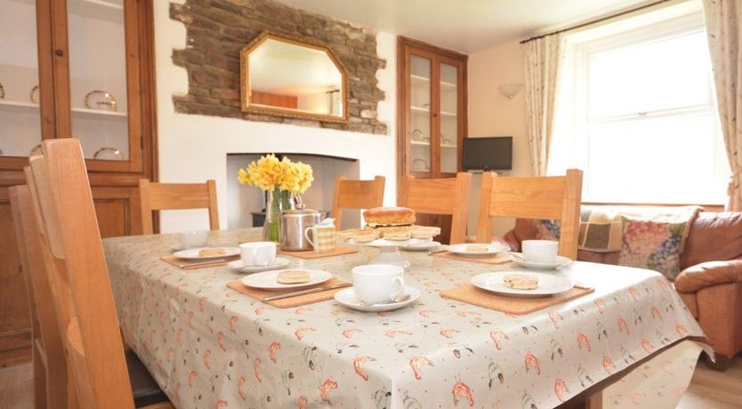 Photo of 4 Bed in Cwmdu