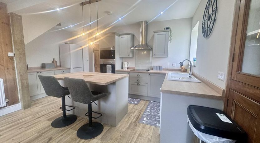 Photo of 4 Bed in Crickhowell
