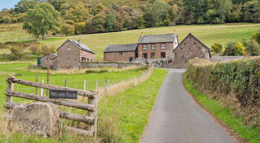 Photo of 4 Bed in Crickhowell