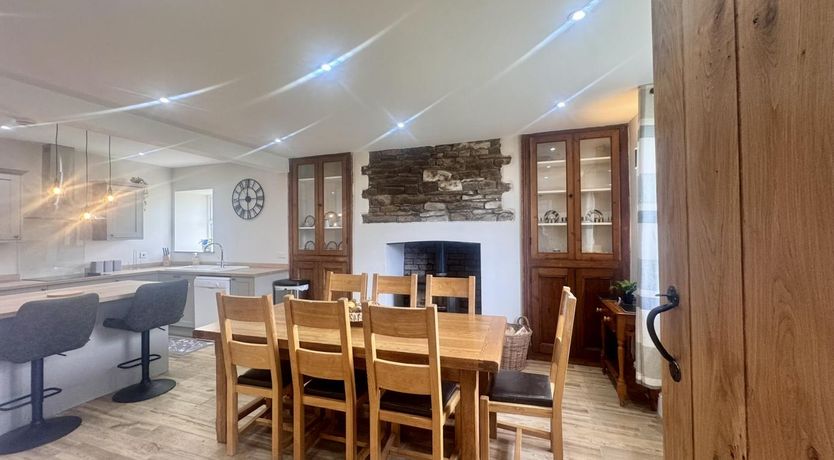 Photo of 4 Bed in Crickhowell