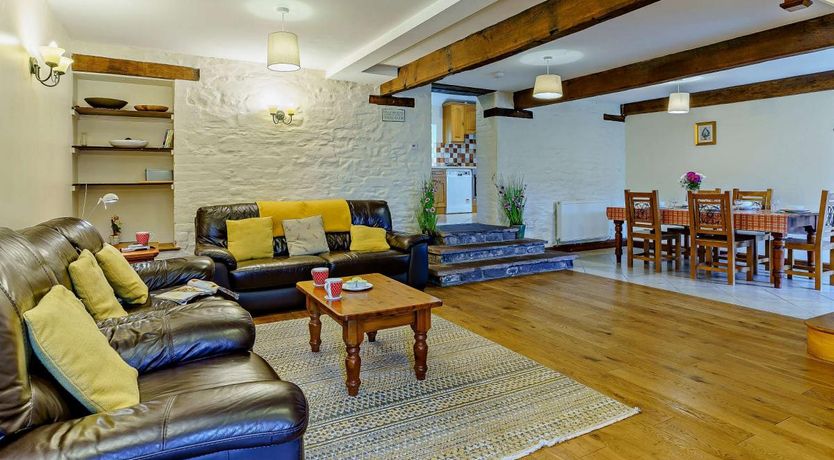 Photo of 2 Bed in Cwmdu