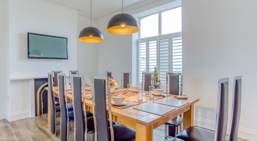 Photo of 6 Bed in Bideford