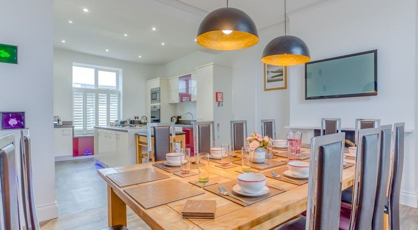 Photo of 6 Bed in Bideford