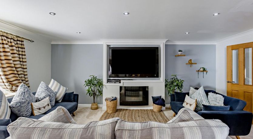 Photo of 4 Bed in Bideford