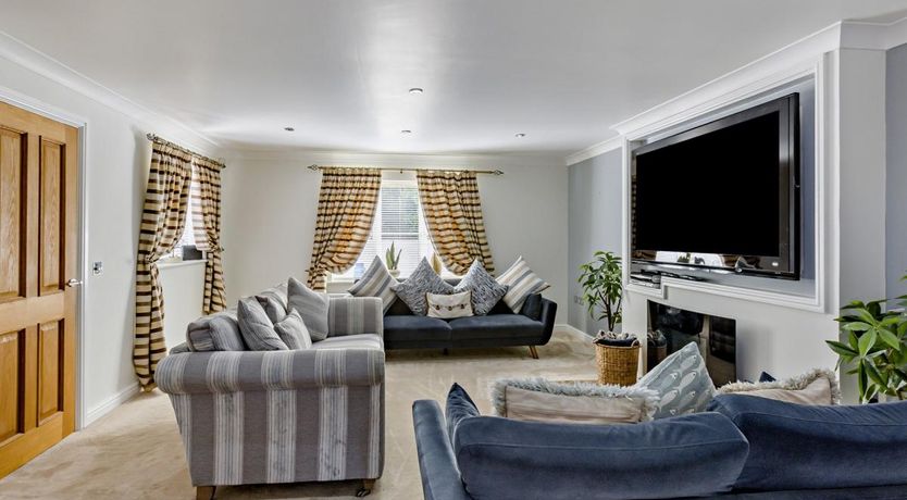 Photo of 4 Bed in Bideford