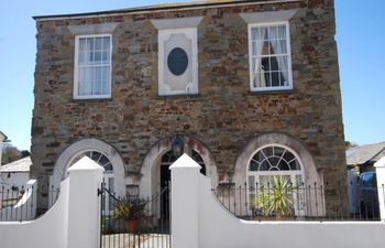 in Stratton (TCOUR) Holiday Cottage