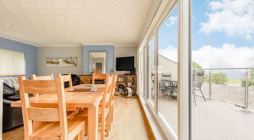 Photo of 17 Glyn Y Marian