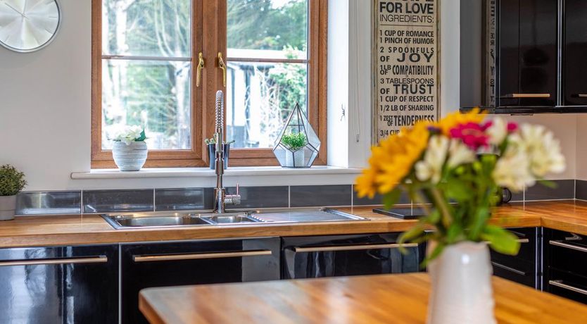 Photo of 5 Bed in Morwenstow