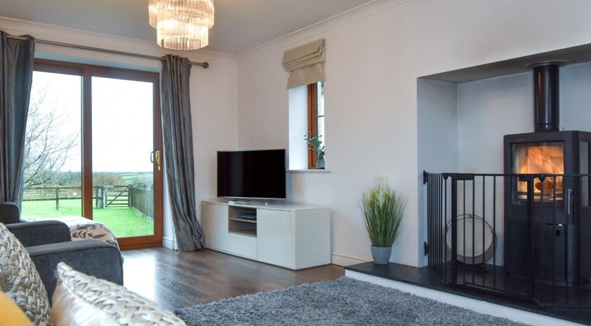 Photo of 5 Bed in Morwenstow