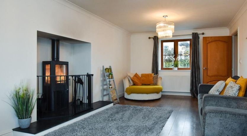 Photo of 5 Bed in Morwenstow