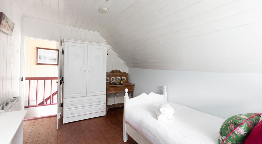 Photo of Coachmans Cottage - MAGICAL HIDEAWAY