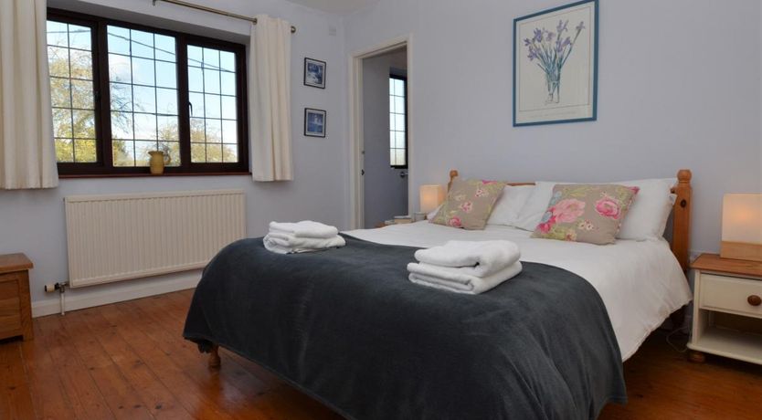 Photo of 4 Bed in Melbury Osmond