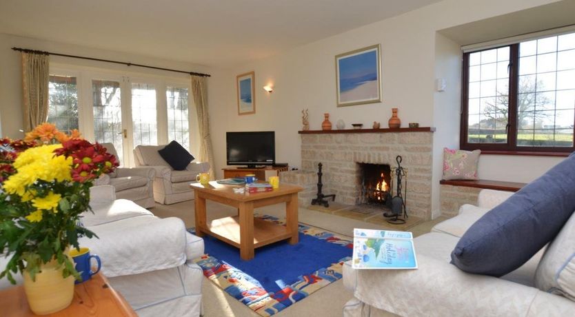 Photo of 4 Bed in Melbury Osmond