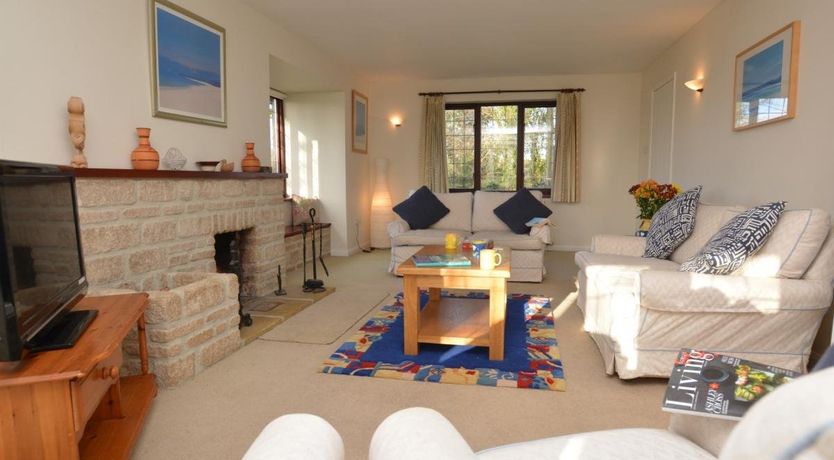 Photo of 4 Bed in Melbury Osmond