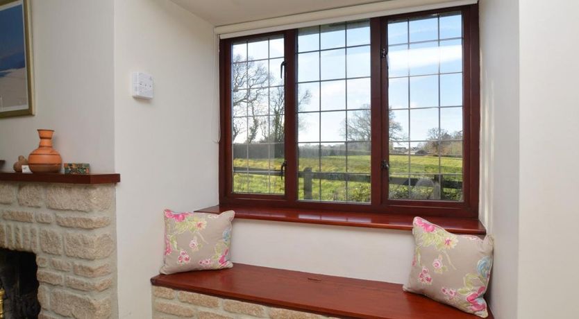 Photo of 4 Bed in Melbury Osmond