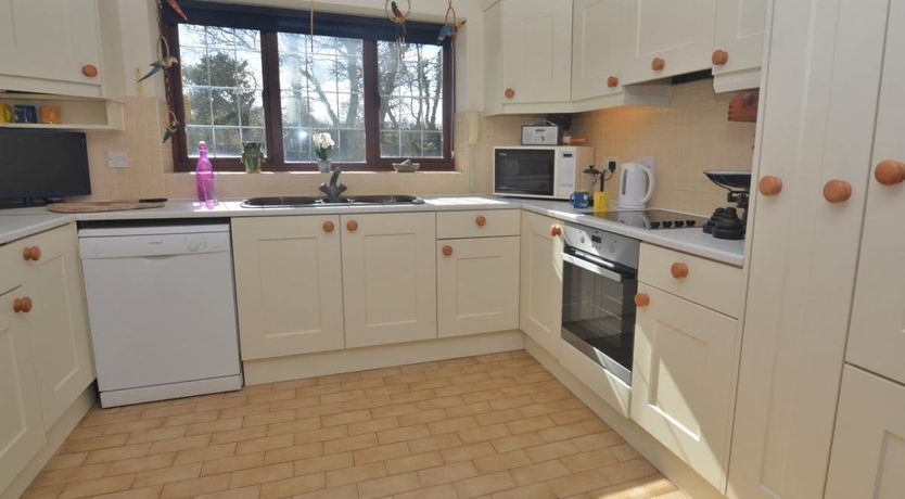 Photo of 4 Bed in Melbury Osmond