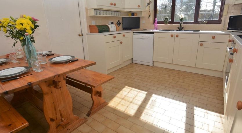 Photo of 4 Bed in Melbury Osmond