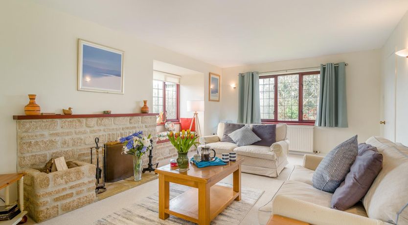 Photo of 4 Bed in Dorchester