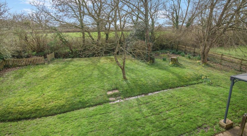 Photo of 4 Bed in Dorchester