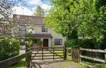 4 Bed in Dorchester Holiday Cottage