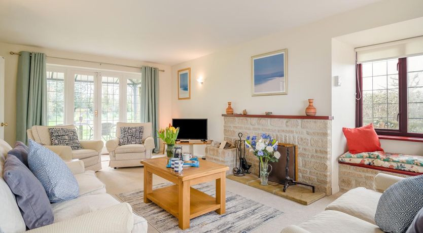 Photo of 4 Bed in Dorchester