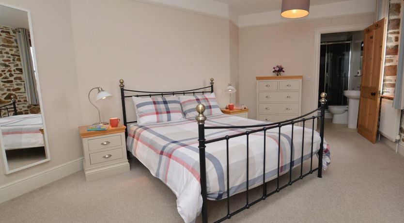 Photo of 4 Bed in Stratton