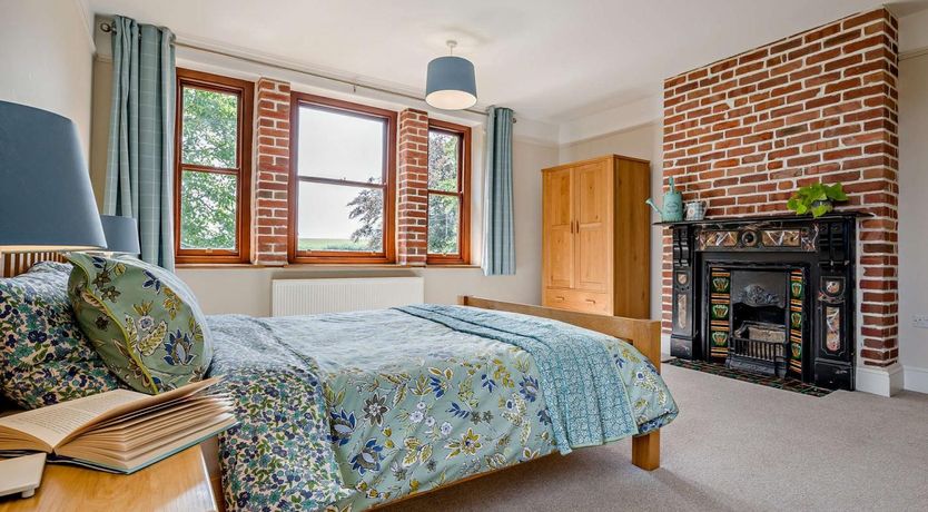 Photo of 4 Bed in Bude