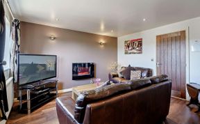 Photo of in Mellor (FINCH)