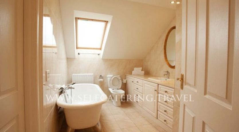 Photo of Natural Retreats The Heritage 3 Bed Apartment