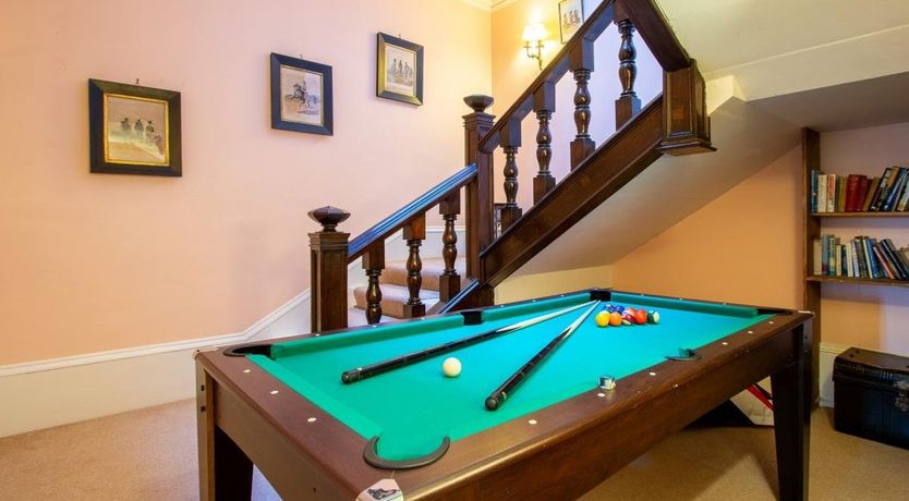 Photo of 6 Bed in Kilmarnock