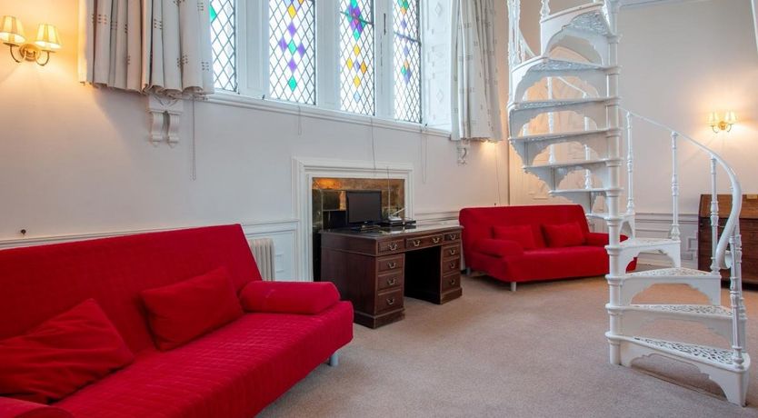 Photo of 6 Bed in Kilmarnock