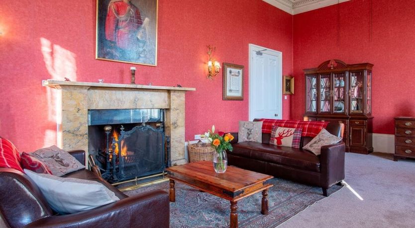 Photo of 6 Bed in Kilmarnock