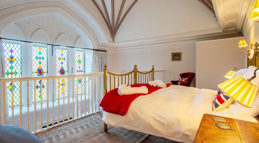 Photo of 6 Bed in Kilmarnock