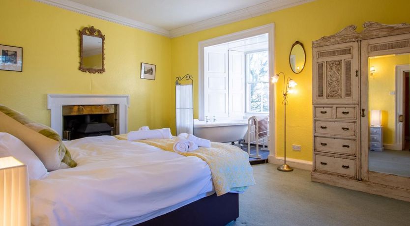 Photo of 6 Bed in Kilmarnock