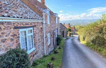 Moonfleat Cottage Holiday Cottage