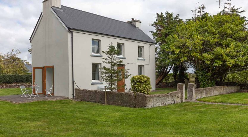 Photo of Gleesons Farmhouse - Cosy family home