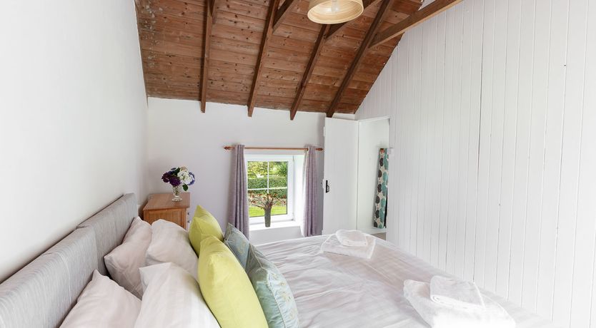 Photo of Gleesons Farmhouse - Cosy family home