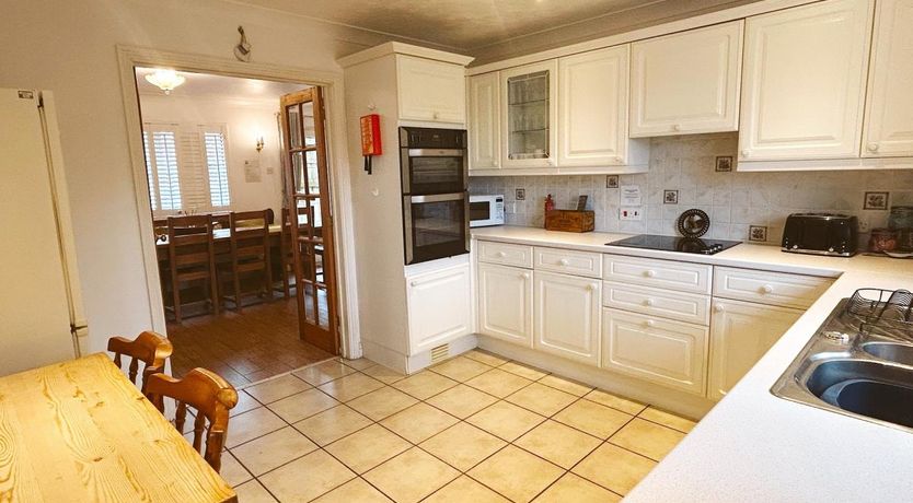 Photo of 3 Bed in Thornbury