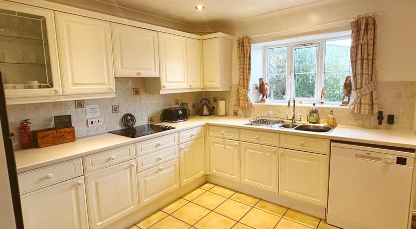 Photo of 3 Bed in Thornbury